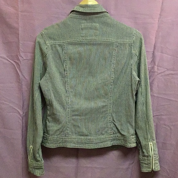 DONATED⚡️LIVE A LITTLE⚡️❣️Seersucker Zip Jacket - Picture 5 of 7